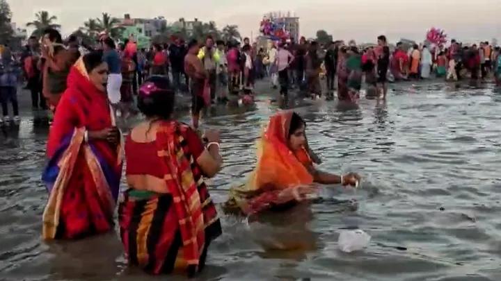 কুয়াকাটায়_গঙ্গা_স্নানের_মধ্য_দিয়ে_শেষ_হলো_রাস_উৎসবের_আনুষ্ঠানিকতা